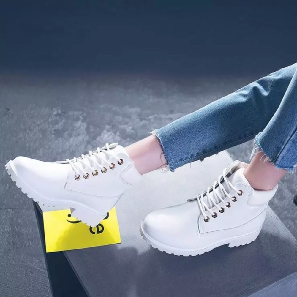 Winter White Unisex SHORT BOOTS Sz 40/8  (25 cm) - Picture 4 of 8